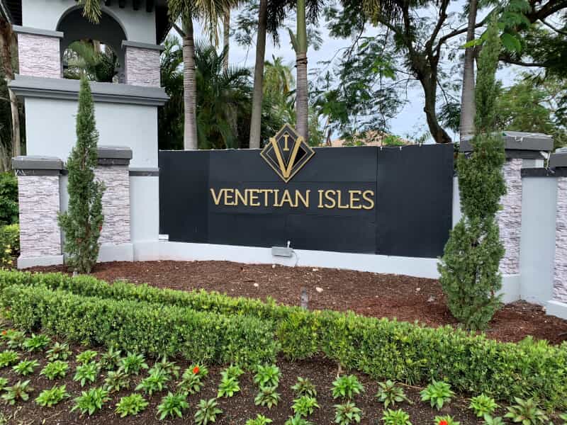 Venetian Isles Main Entrance Sign